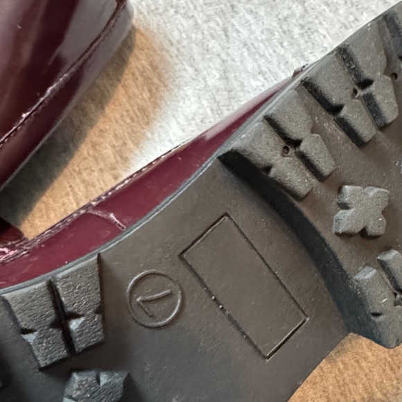 Old Navy Women's Glossy Maroon Loafers - Picture 9 of 9